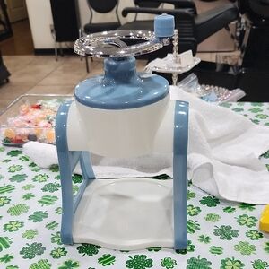 THE PAMPERED CHEF ICE SHAVER